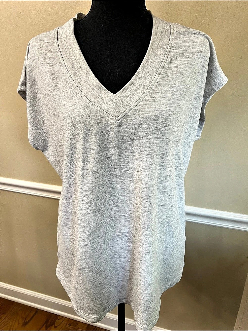 Cupid Gray V-Neck Short Sleeve Top